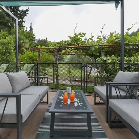 Holiday home Greystone *