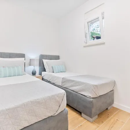 Сasa de vacaciones Greystone Omiš